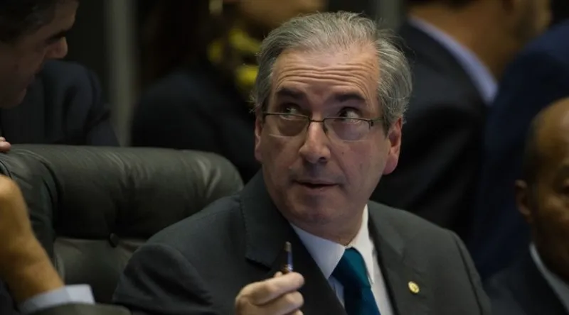 NOVA ROTINA: Detento, o ex-deputado Eduardo Cunha é responsável por distribuir marmitas na prisão