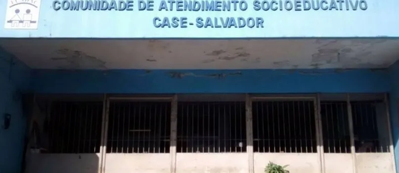 FUGA NA MADRUGADA: Adolescentes serram grade da Case e fogem no bairro de Tancredo Neves