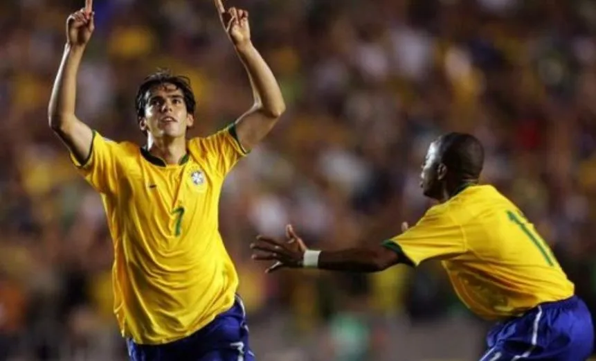 Jogadores prestam homenagens a Kaká após anúncio de aposentadoria