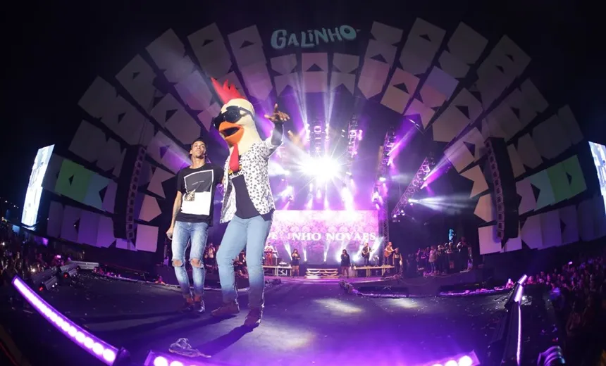 Devinho anima público com “Baby, Alô” na versão La Fúria e hits de Kannário