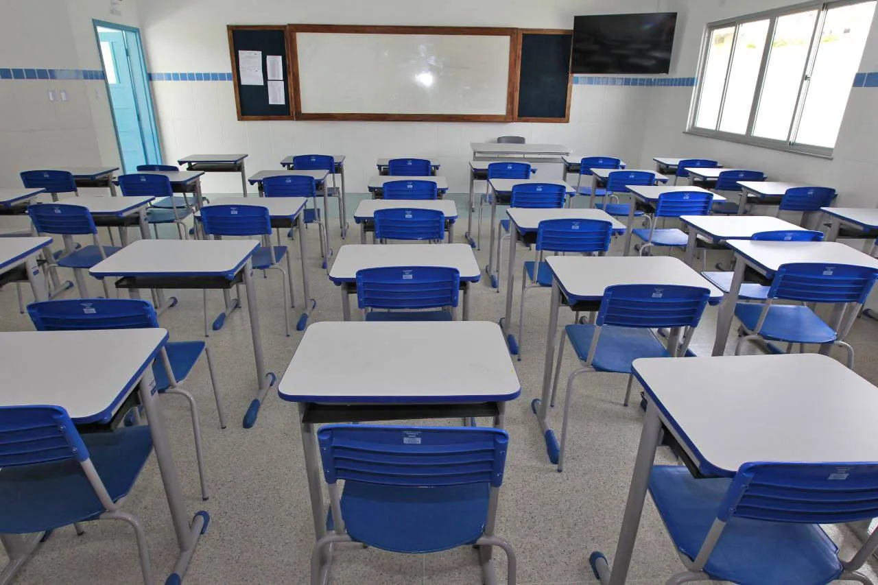 Estudantes do ensino médio terão poupança para permanecer na escola