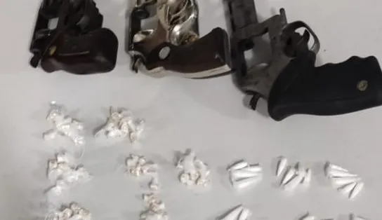 Troca de tiros entre suspeitos e PMs acaba com três homens mortos na Liberdade; drogas e armas são apreendidas