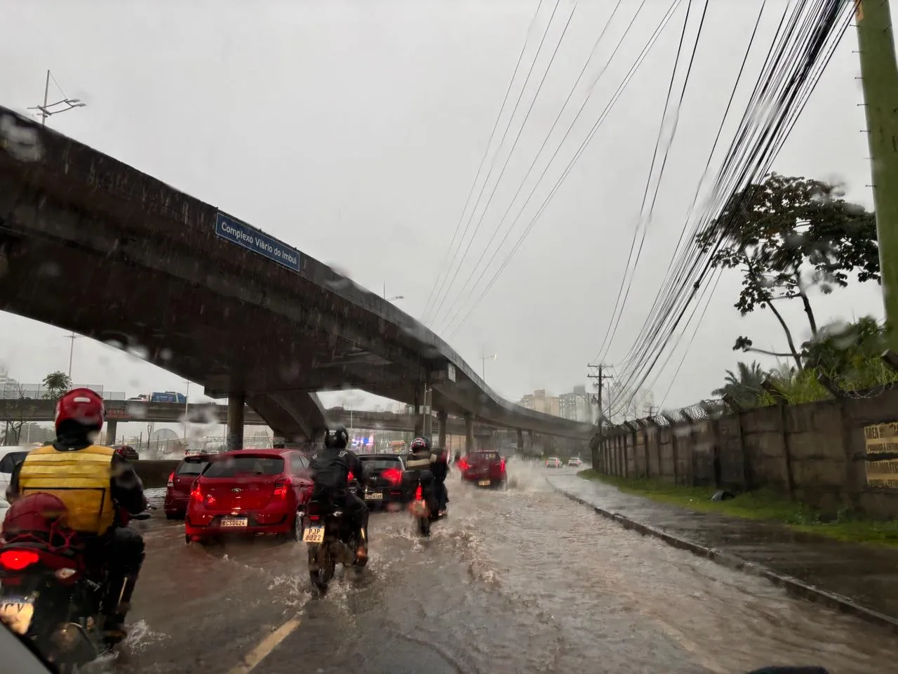 Alerta laranja: Salvador terá chuvas e trovodas até o final de semana
