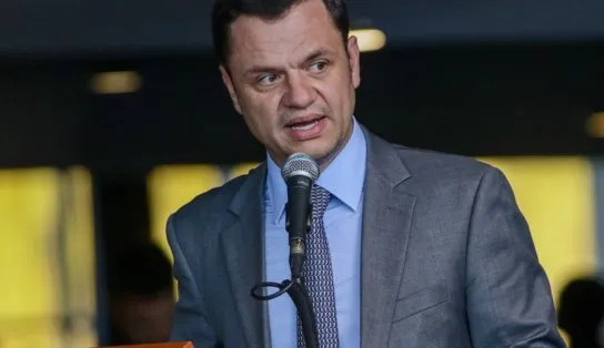 Anderson Torres diz que minuta para anular eleição estava em "pilha de descarte" e "fora de contexto"