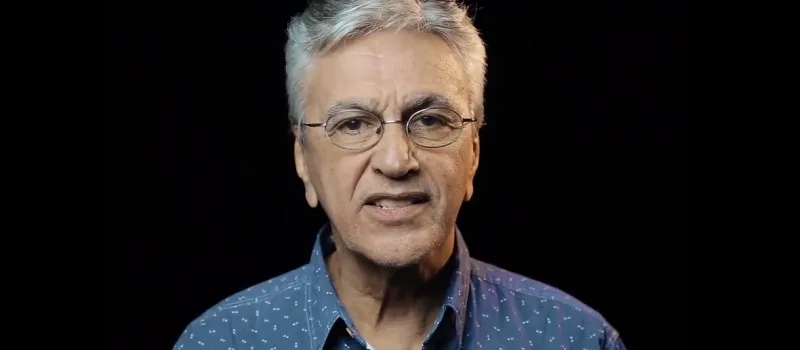 DANOS MORAIS: Defesa de Caetano pede R$ 200 mil a escritor que promoveu acusação de pedofilia