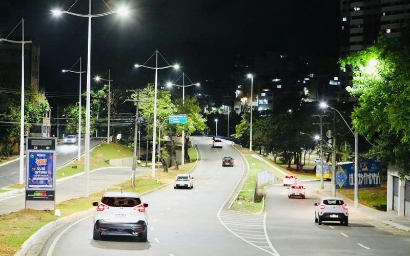 Mesmo com iluminação pública mais distribuída, áreas periféricas seguem vulneráveis a assaltos, principalmente em vias estreitas, sem calçadas e com pouca movimentação/Foto: Reprodução 