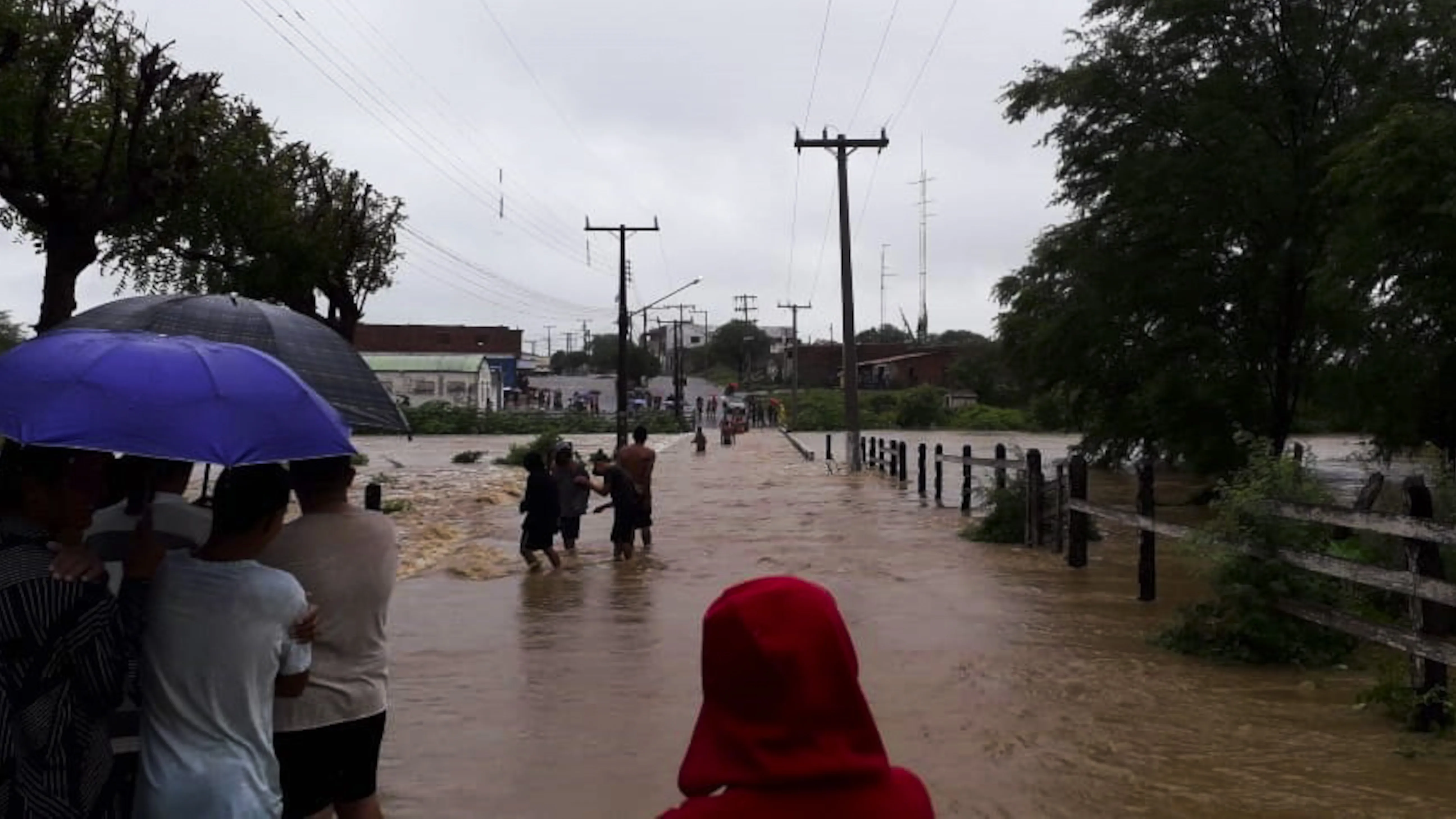 Inmet emite alerta para chuvas intensas na Bahia; veja lista de cidades