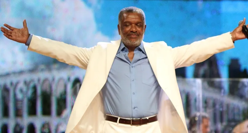 Nelson Rufino comemora aniversário com show gratuito em Salvador