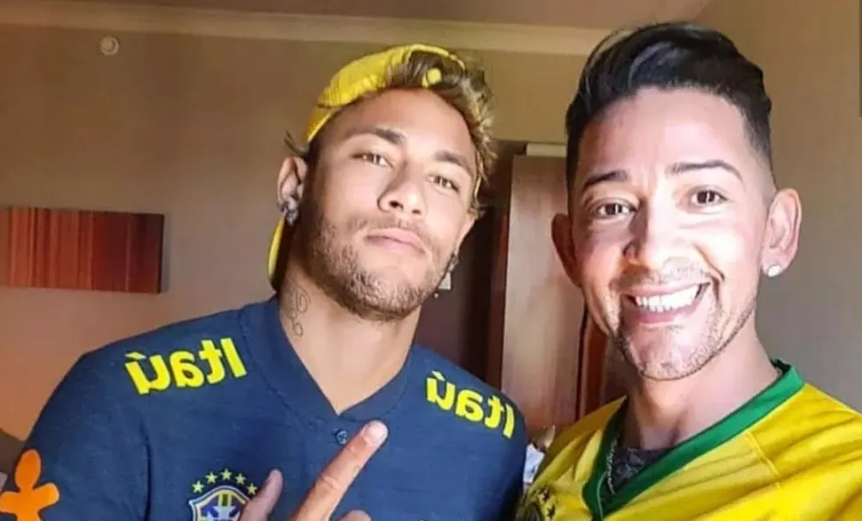 Cabeleireiro de Neymar é baiano e foi para a Rússia para cuidar das madeixas do craque