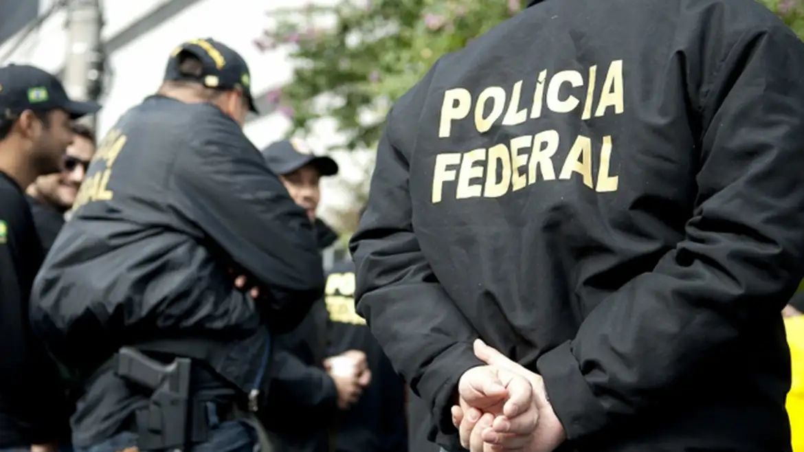 Somente nos primeiros quatro meses de 2025, a Polícia Federal cumpriu 612 mandados de prisão contra foragidos da Justiça acusados de abusos sexuais infantis. Foto: Ilustrativa/PF