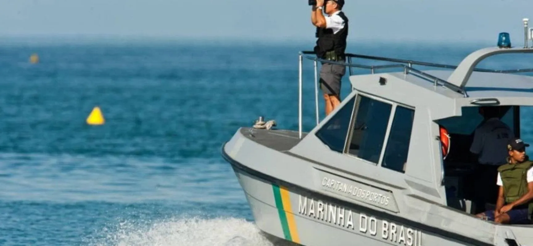 VÍDEO: Duas pessoas foram resgatadas nas proximidades da Praia do Porto da Barra