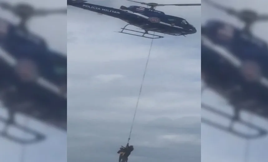 Assista: pescadores ficam à deriva e são resgatados por helicóptero na praia de Stella Maris
