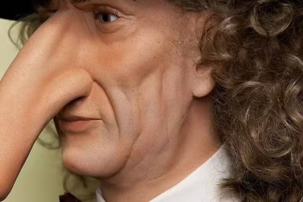O rosto incomum foi eternizado em uma escultura de cera. | Foto: Guinness World Records/Divulgação