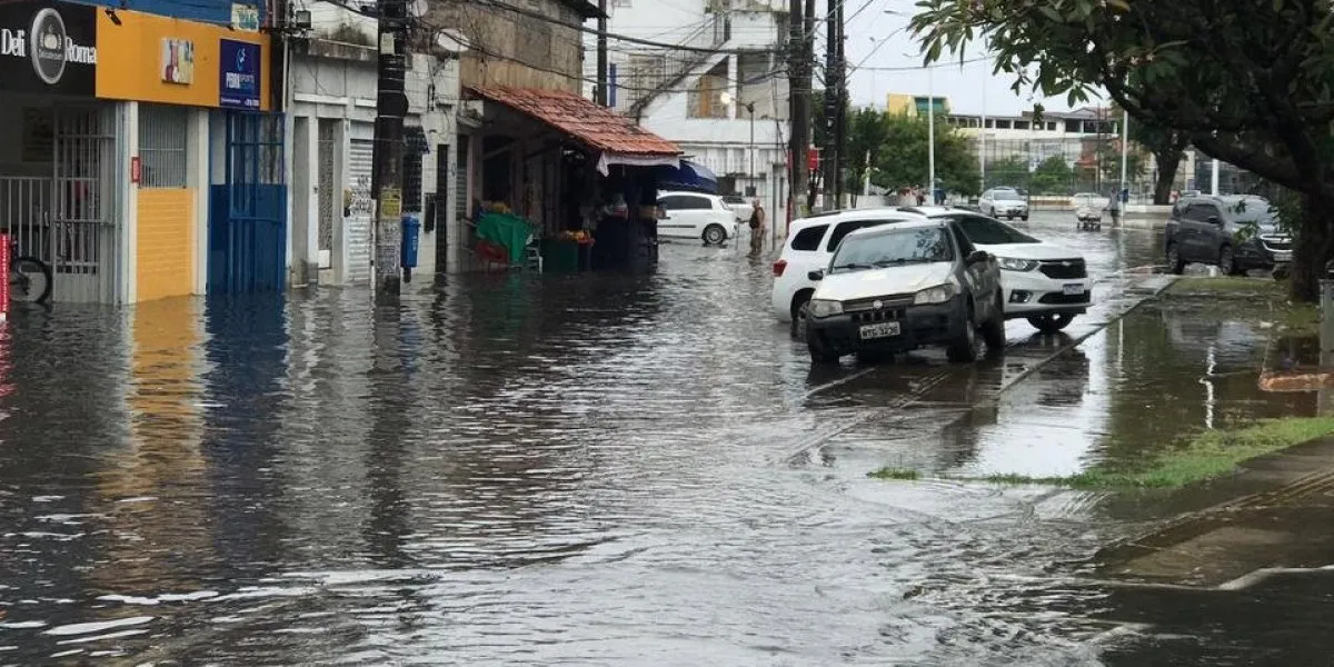 Imagem de alagamento em Salvador 