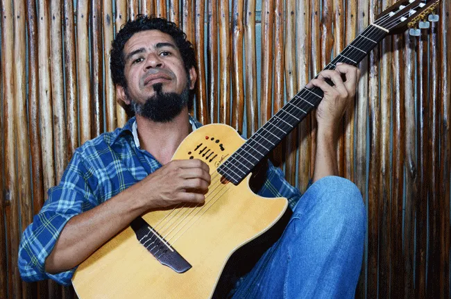 Show inédito de Maviael Melo acontece no Teatro Sesi Rio Vermelho