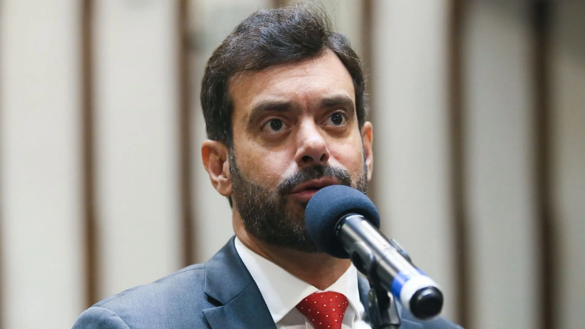 Tiago Correia critica indefinição do PT e questiona candidatura de Jerônimo