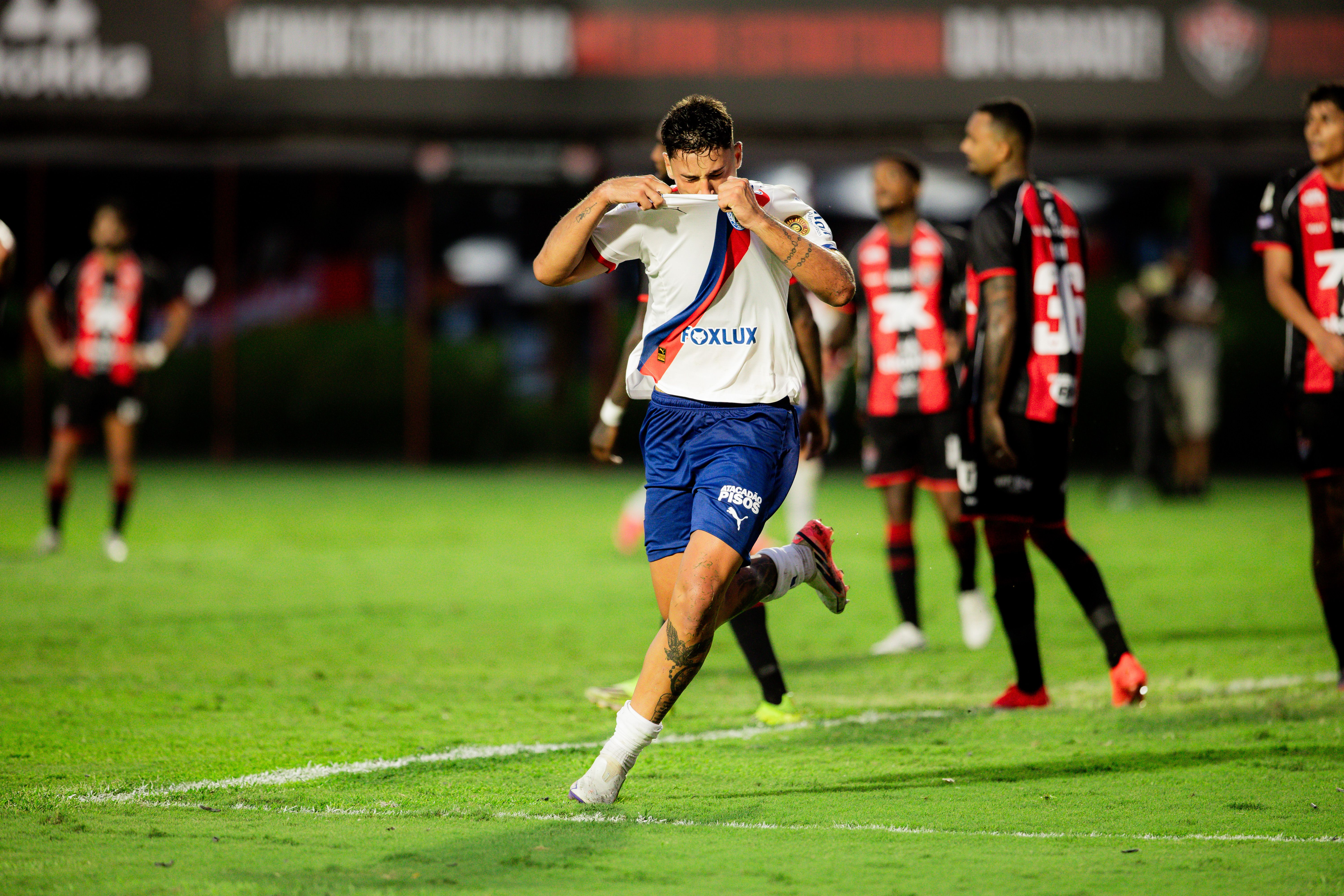 Alejo Véliz Comemora Gol Marcado Pelo Bahia No Ba Vi 508, No Barradão. Fotos Letícia Martins Ec Bahia (3)