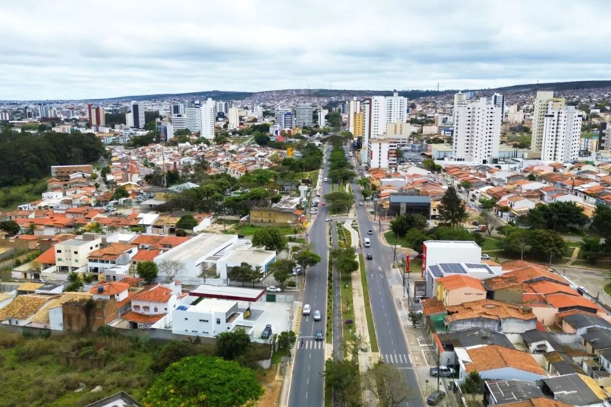 Prefeitura abre concurso com salários de até R$ 3,4 mil em Vitória da Conquista
