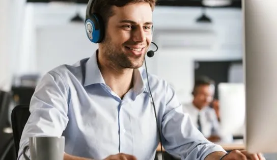 Reclame Aqui premia empresas com melhores reputações na internet; veja como opinar