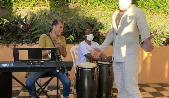 Instituto de Cegos da Bahia inaugura centro de música com Brown, que comemora: "estamos aqui para dizer que deu certo"