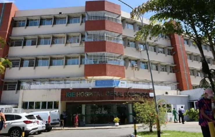 Homem de 34 anos é esfaqueado no bairro do Comércio; vítima foi levada para o HGE