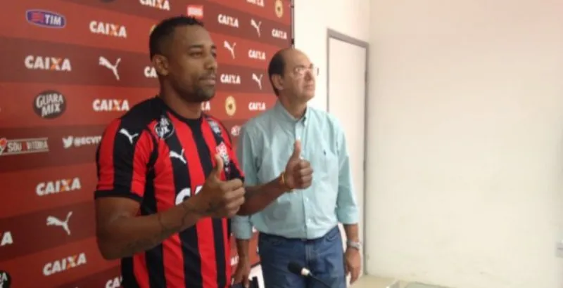 Apresentado oficialmente, Robert agradece presidente de ex-clube e diz estar 100% para Ba-Vi