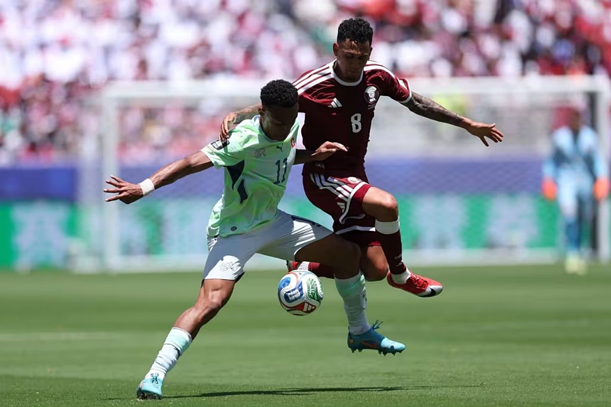 No finalzinho, Catar empata com Su&iacute;&ccedil;a em jogo pelo Grupo B. Foto: Fifa