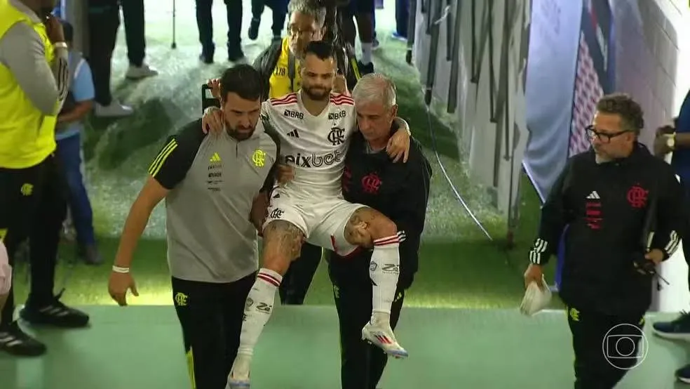 Michael ficará dois meses fora por conta de lesão, mas Gabigol e Arrascaeta devem voltar contra o Bahia