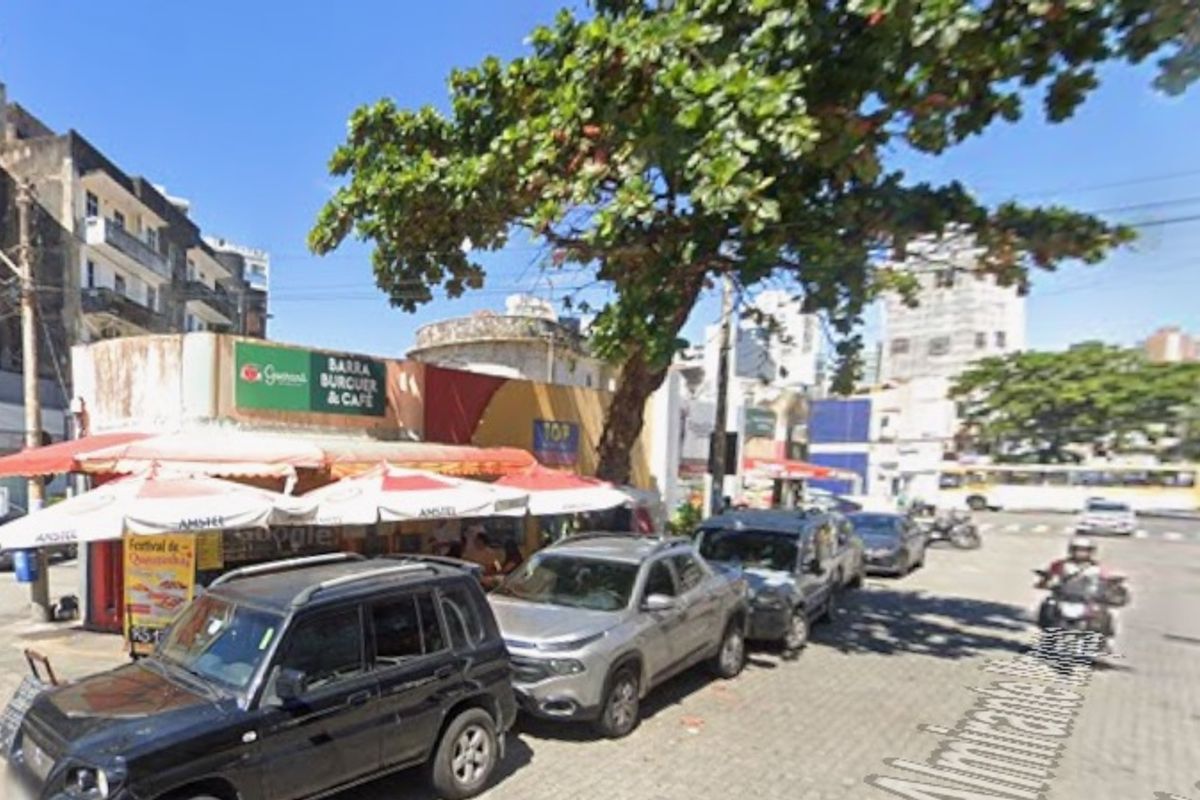 Corpo foi encontrado em um im&oacute;vel, que fica em frente ao Barra Center. Foto: Reprodu&ccedil;&atilde;o | Google Maps