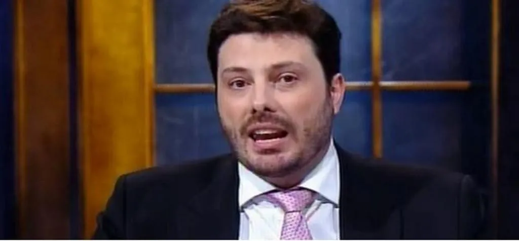 Danilo Gentili faz piada com salário: “De 16 a 17 milhões de reais por mês”
