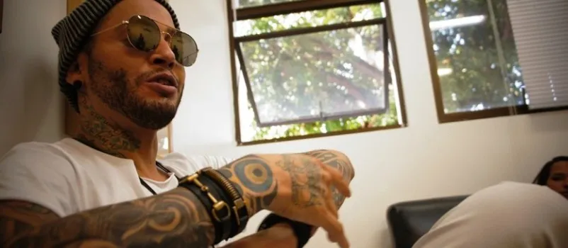 “PLÁGIO?”: Kannário lança nova música e copia verso do Barão Vermelho: “Pode vir quente que estou fervendo”; Ouça