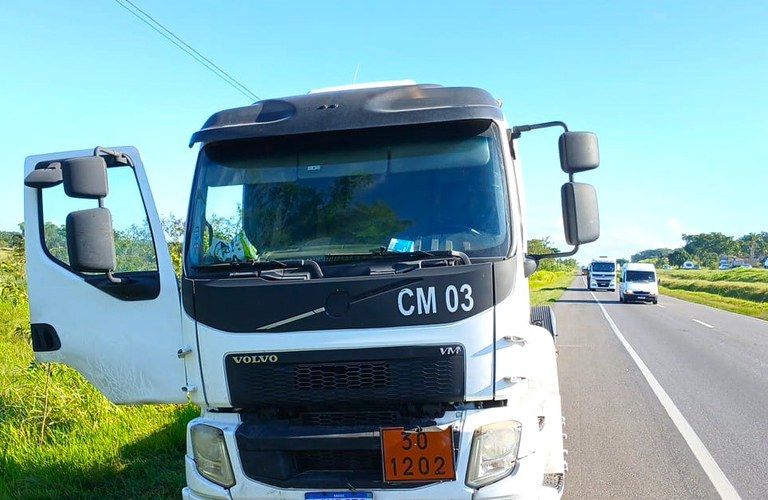 Caminhão-tanque foi recuperado pela PRF. Foto: divulgação / PRF