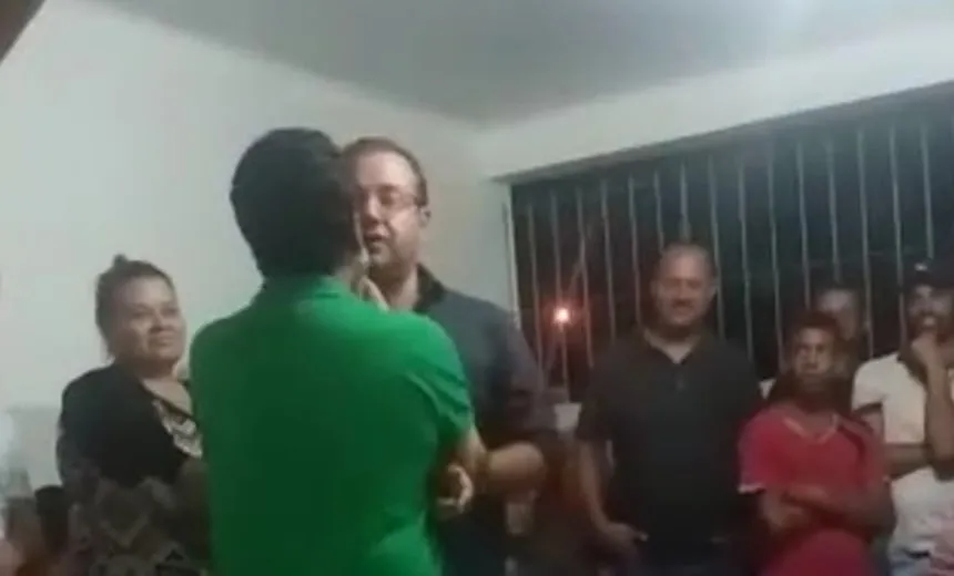 Prefeito de Morro do Chapéu agride fazendeiro ao ser chamado de &#8216;moleque&#8217;; vídeo