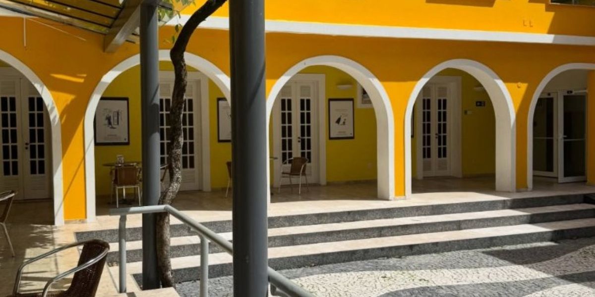 Cafeteria Tropic&aacute;lia Gelato E Caf&eacute; Suspendeu O Funcionamento Ap&oacute;s Den&uacute;ncia De Racismo Envolvendo Participantes Do Melanina Acentuada Festival