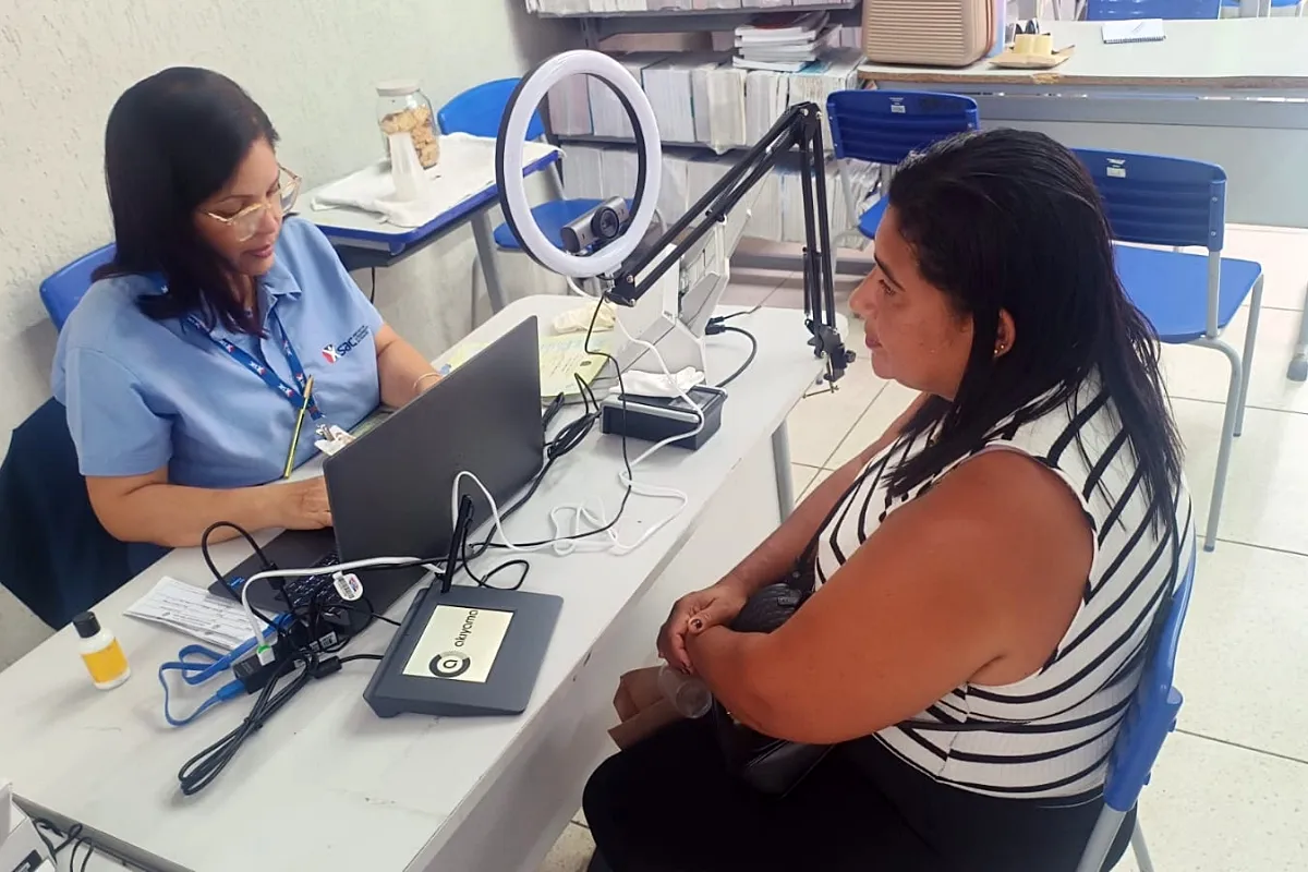 Pescadores de camarão tem atendimento especial para tirar nova identidade