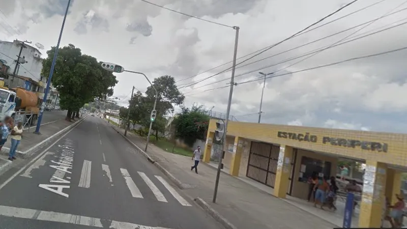 VIOLÊNCIA GRATUITA: Homem é baleado no peito após entregar celular durante assalto em Periperi