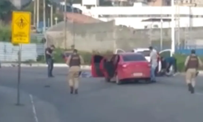 Dois morrem em confronto com a polícia em Pirajá