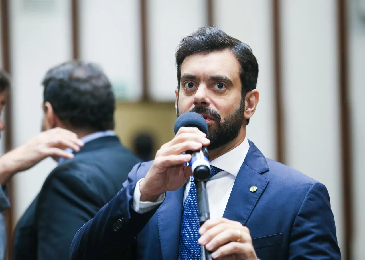 Pesquisa em Feira reforça desejo de mudança na Bahia, diz Tiago Correia