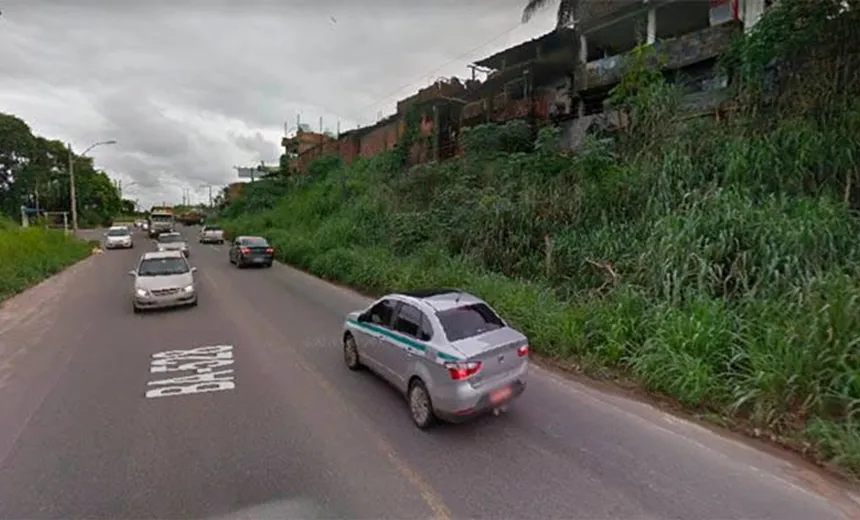 Acidentes entre veículos deixam trânsito complicado na Av.Paralela e BA-528