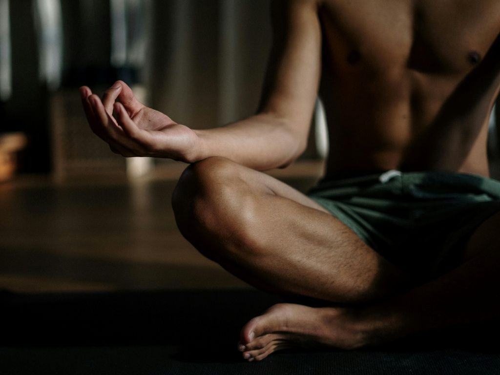 Para além da energia, a adoção desses hábitos naturais costuma inspirar outras mudanças positivas, como a melhora na alimentação e a prática de atividades físicas. Foto: Ilustrativa/Pexels