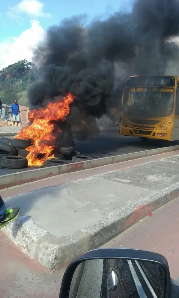TRANSPORTE CLANDESTINO: Motoristas de vans protestam em Plataforma