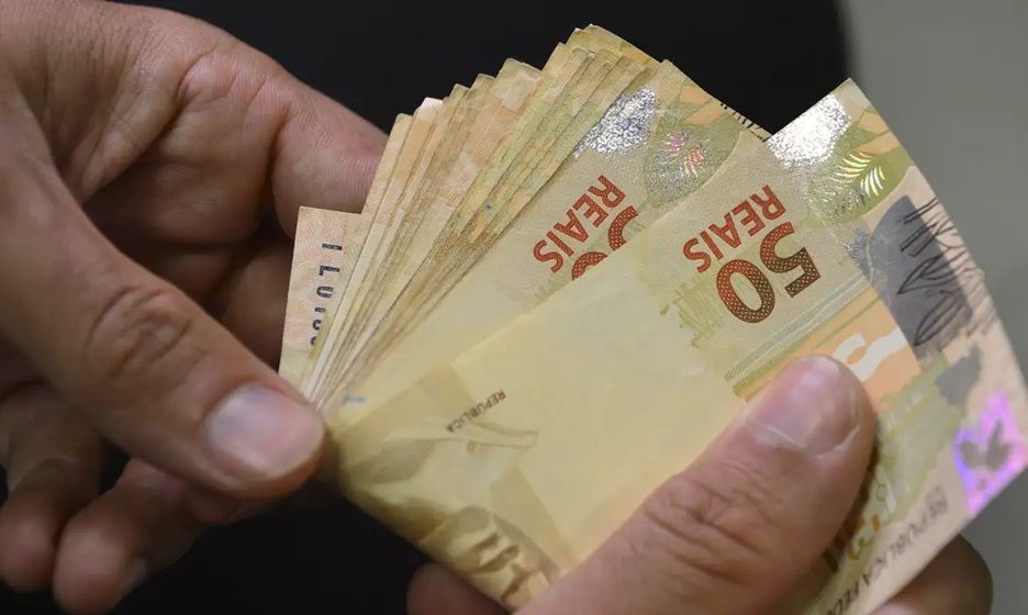 Salário Mínimo Já Está Em R$ 1.630 Veja Cenário Para O Novo Valor