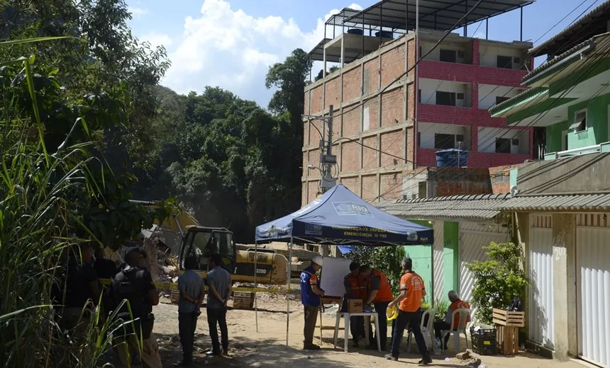 Operação prende 11 acusados de construir imóveis na Muzema