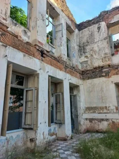 Pr&eacute;dio anexo da Faculdade de Medicina da Ufba est&aacute; em ru&iacute;nas | Foto: Iphan