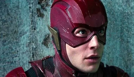 Prenderam o Flash: ator Ezra Miller é preso após discussão por conta de karaokê 