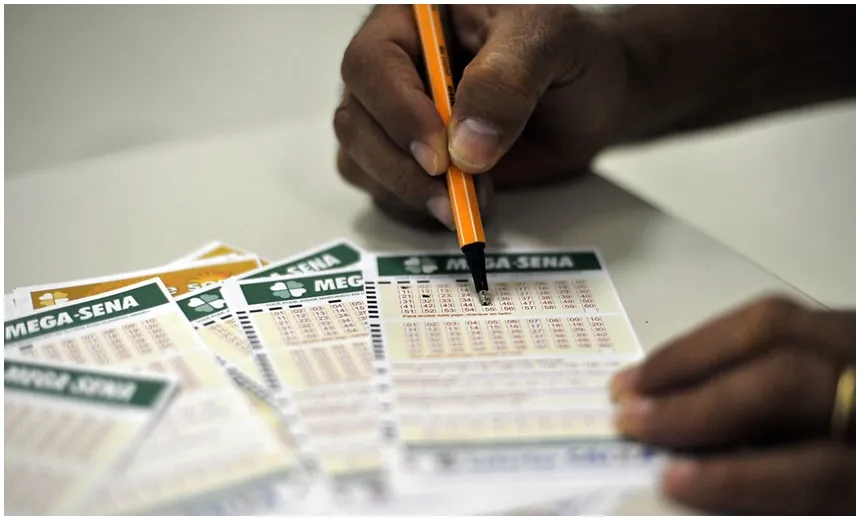 Mega-Sena pode dar prêmio de R$ 27 milhões neste sábado