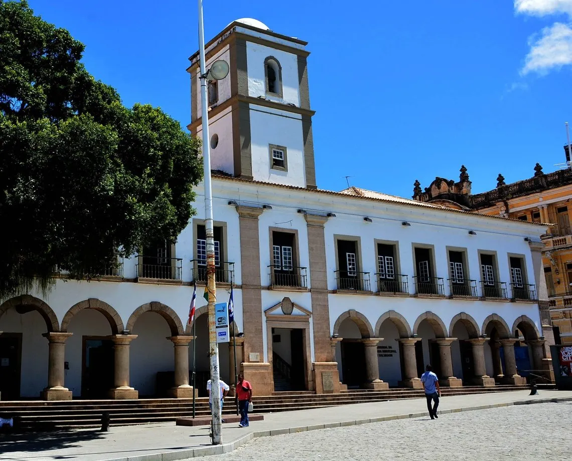 Câmara de Salvador é assaltada; criminosos levam equipamentos