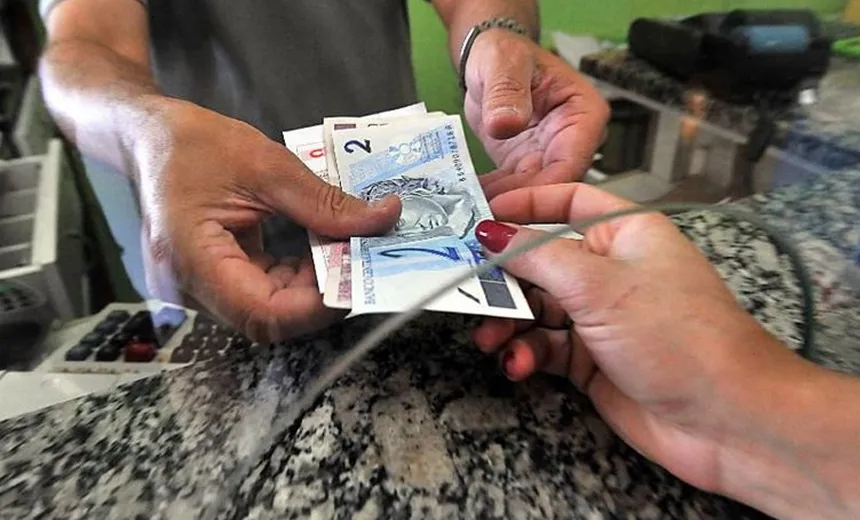 Receita abre na segunda consulta a primeiro lote de restituição do IR