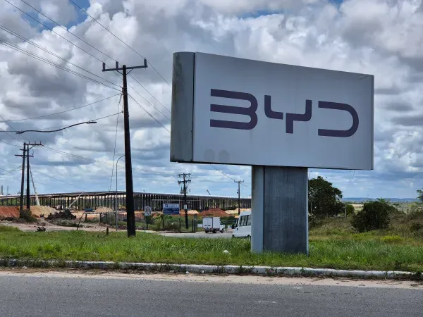 Decisão liminar estabeleceu prazo de 5 dias para BYD parar de vender carros com tecnologia 4G. Foto: Divulgação/BYD