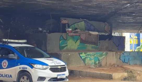 Mulher em situação de rua é executada enquanto dormia debaixo de viaduto na Estação da Lapa, em Salvador 